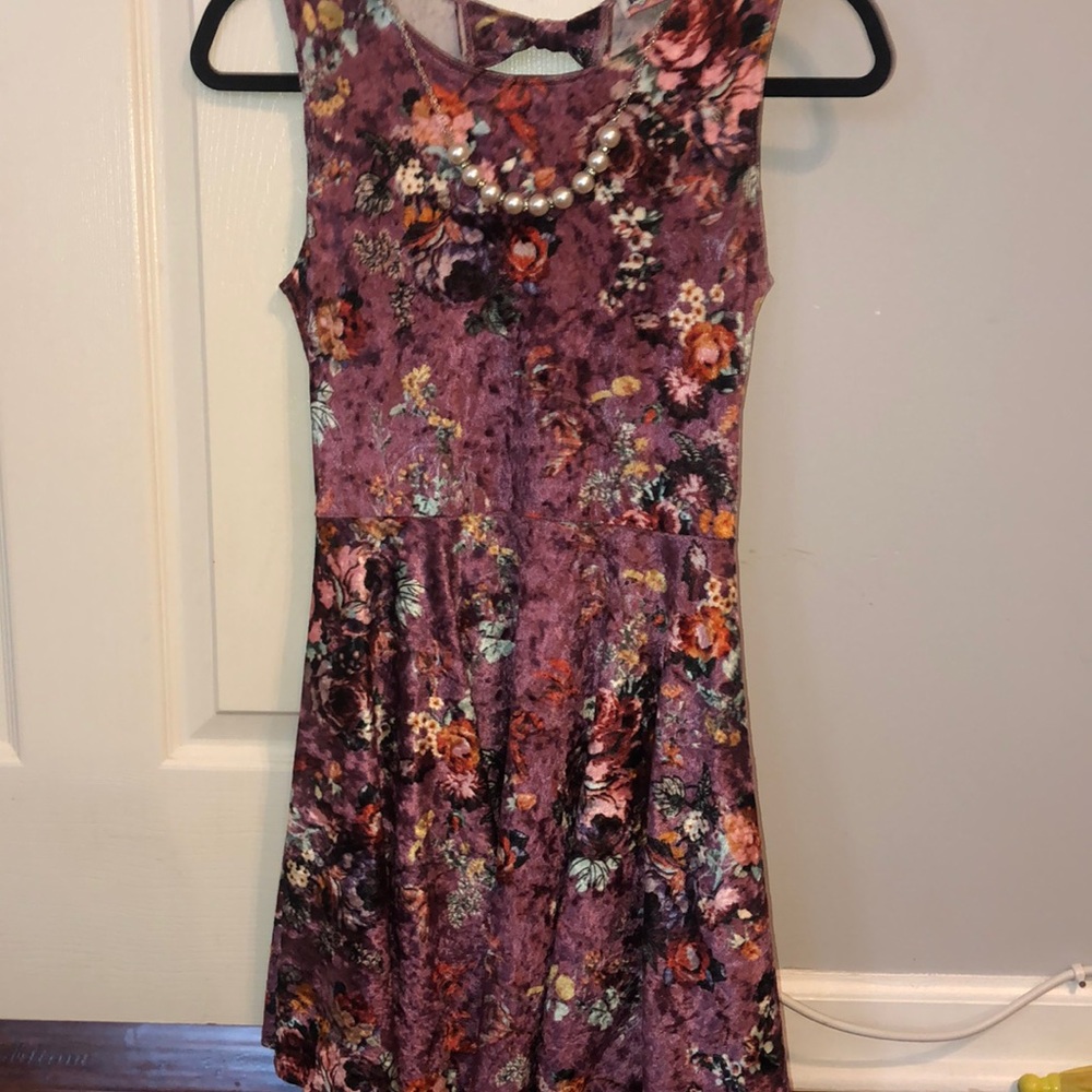 Girls dress